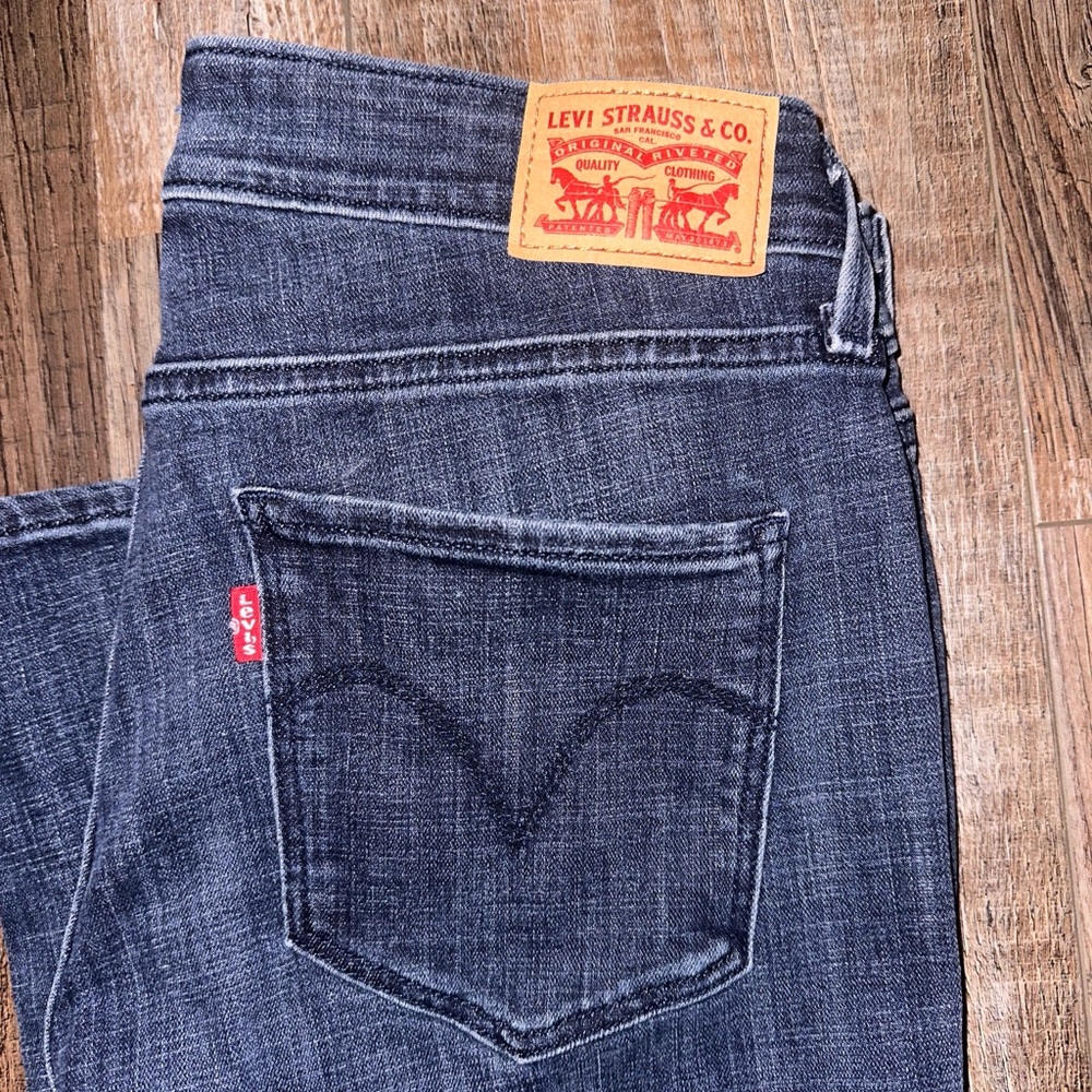 Levi's Women's Embroidered Mid Rise Skinny Jeans 31 - Picture 4 of 4